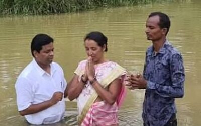 Recently baptized high caste woman ministers supernaturally to astonished Hindu relatives